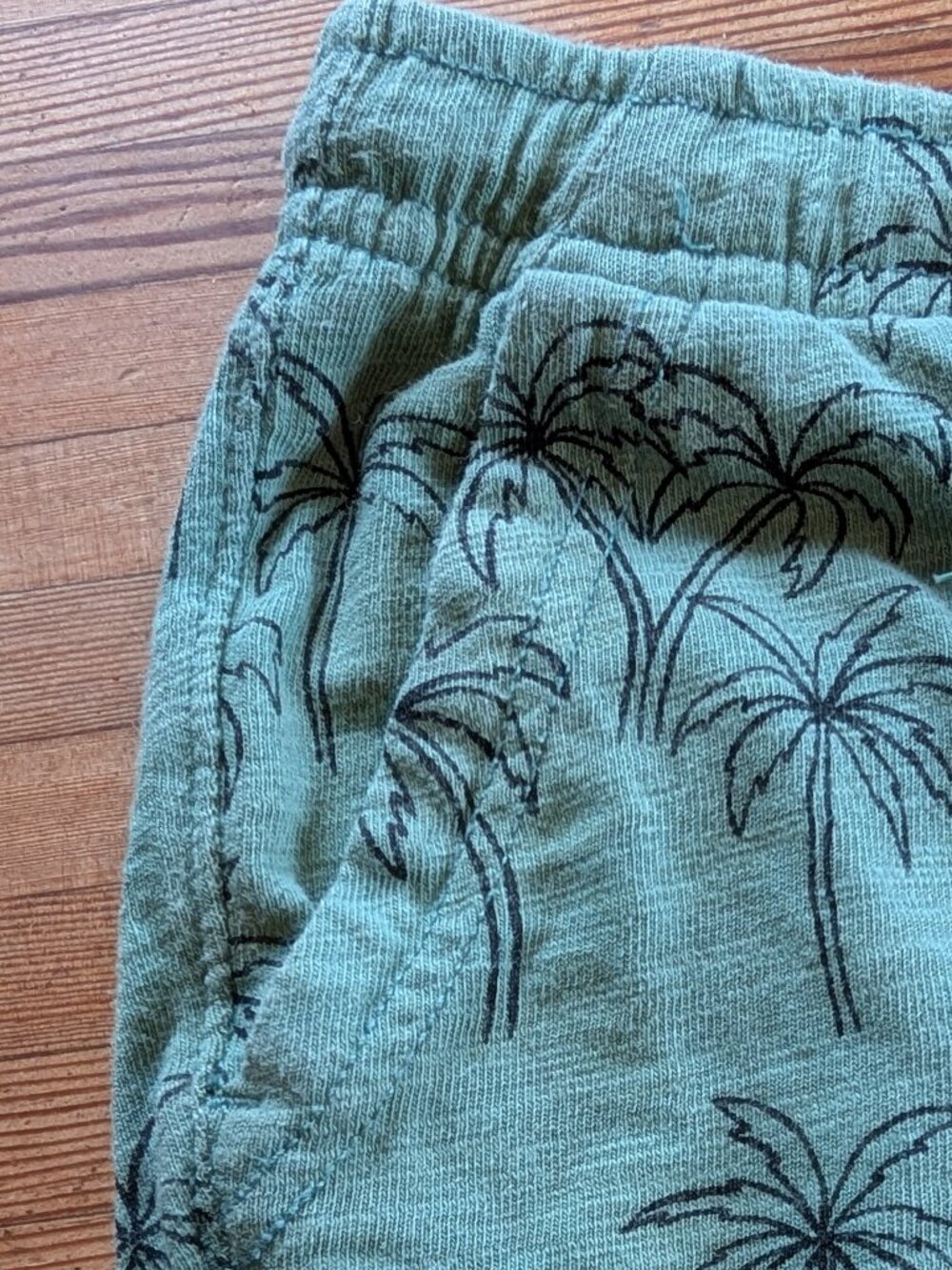 Tea Collection Palm Shorts - Picture 2 of 6